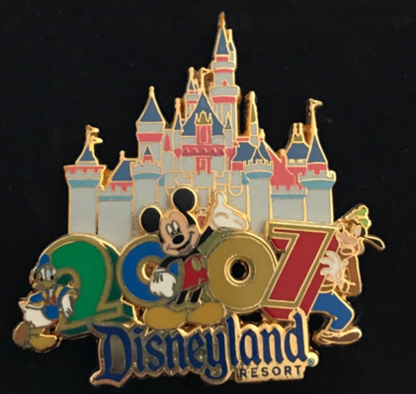 Great Smokey Mountains National Park Tac Pin Bear And Cabin