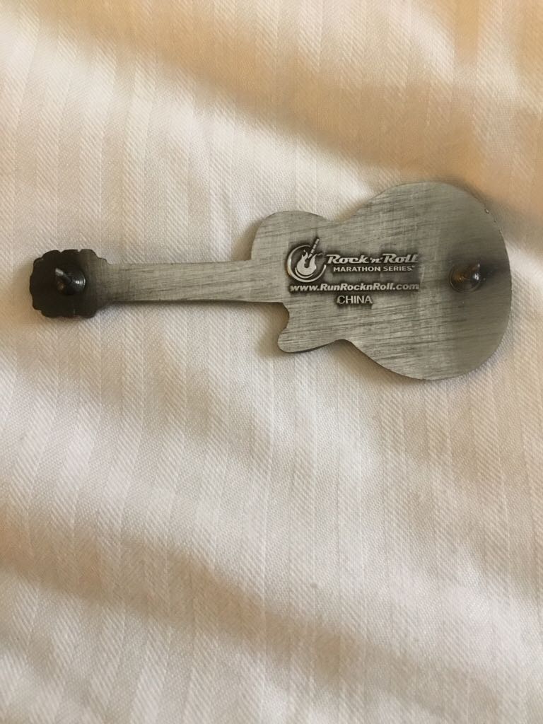 Chicago Rock N Roll Guitar  pin collectible - Main Image 2