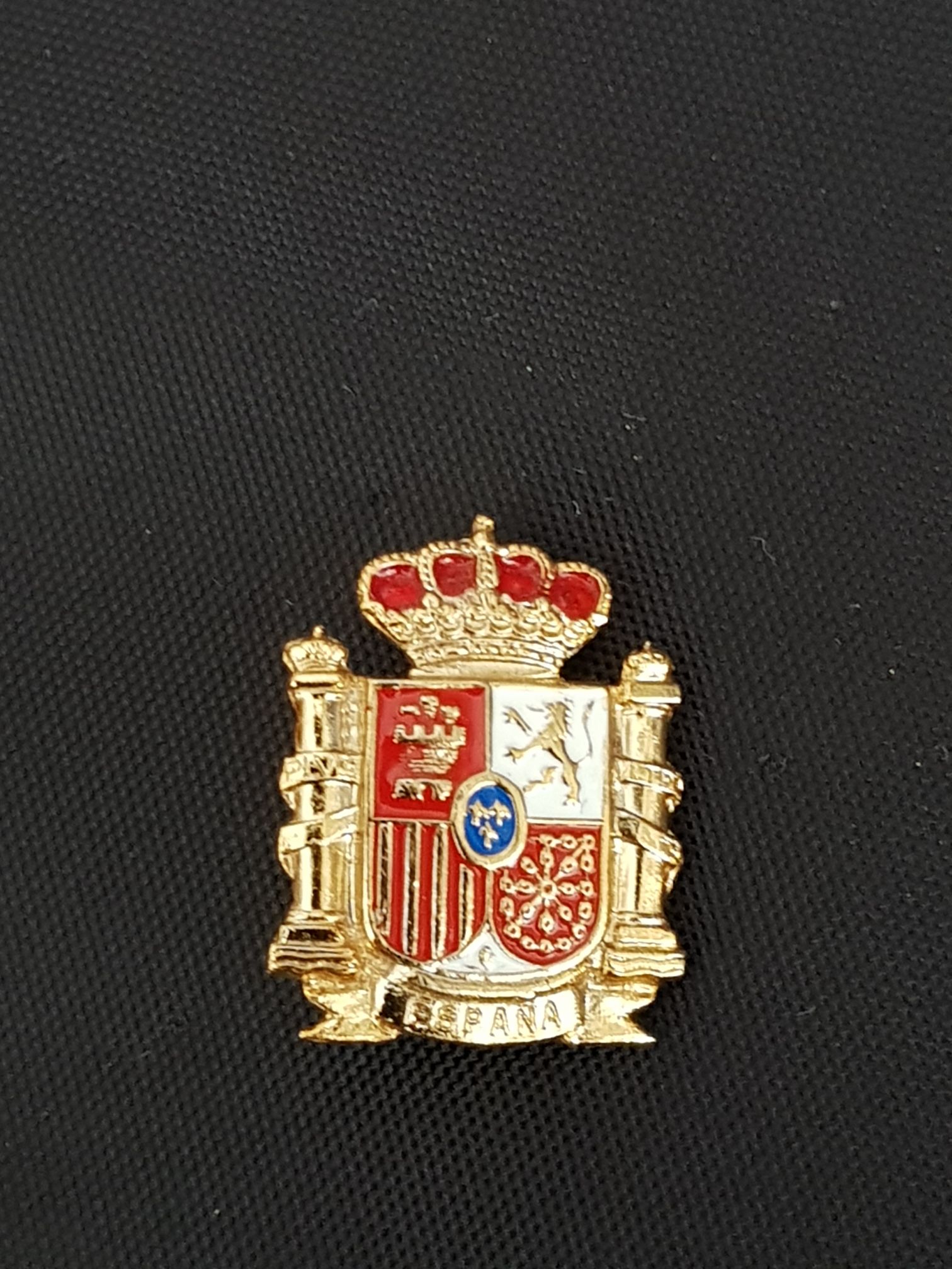 2014 Hidden Mickey Series - Character MagicBands - Mickey