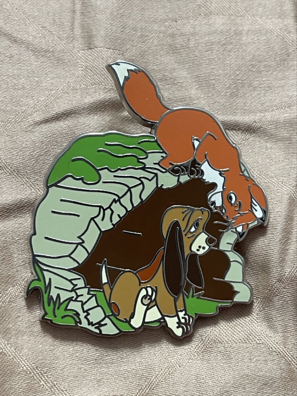The Fox & The Hound - Disney Parks Pin - Disney pin collectible [Barcode 400009107678] - Main Image 3