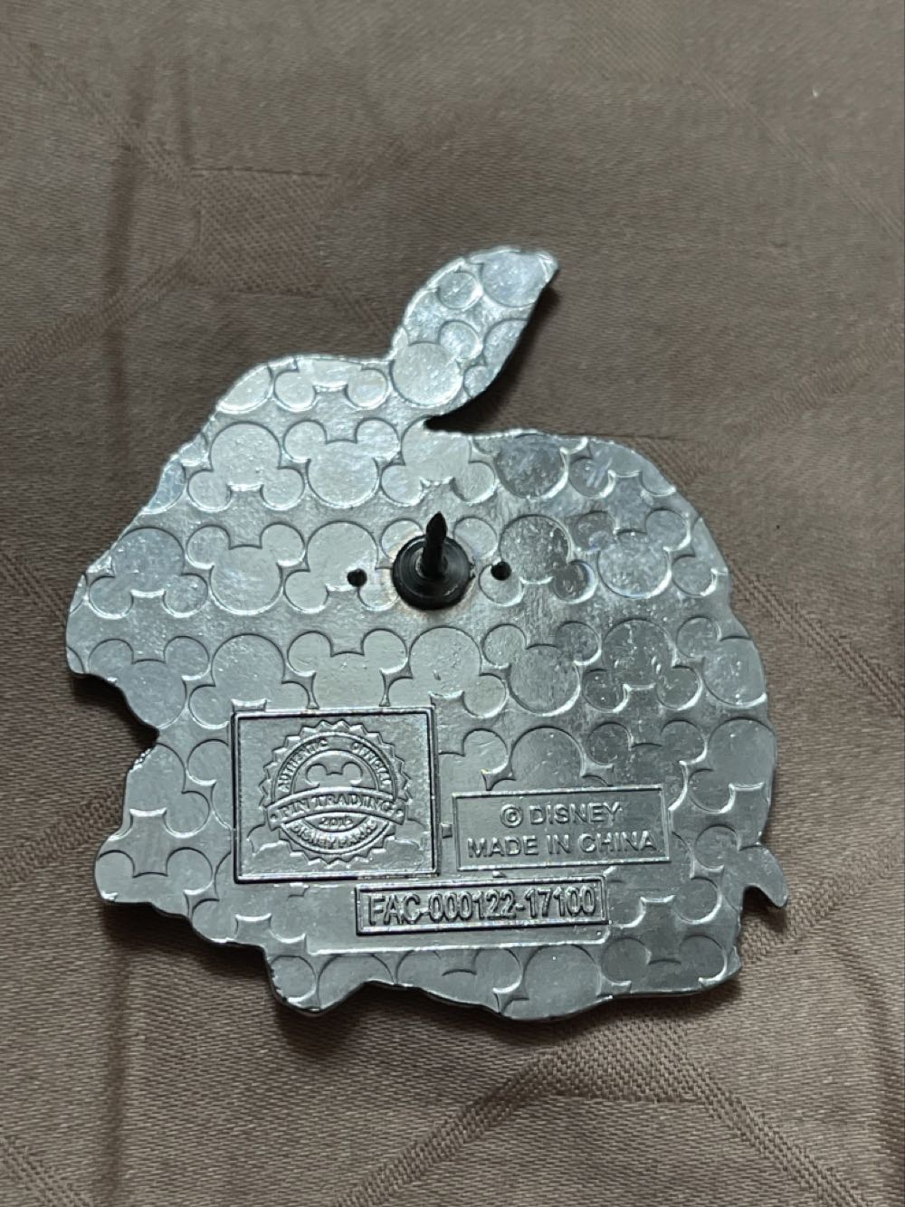 The Fox & The Hound - Disney Parks Pin - Disney pin collectible [Barcode 400009107678] - Main Image 4