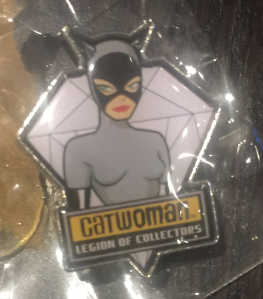 Catwoman  pin collectible - Main Image 1