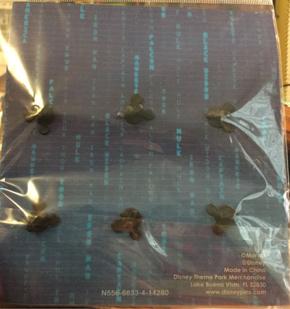 Marvel Avengers Assemble  pin collectible [Barcode 400009162578] - Main Image 2