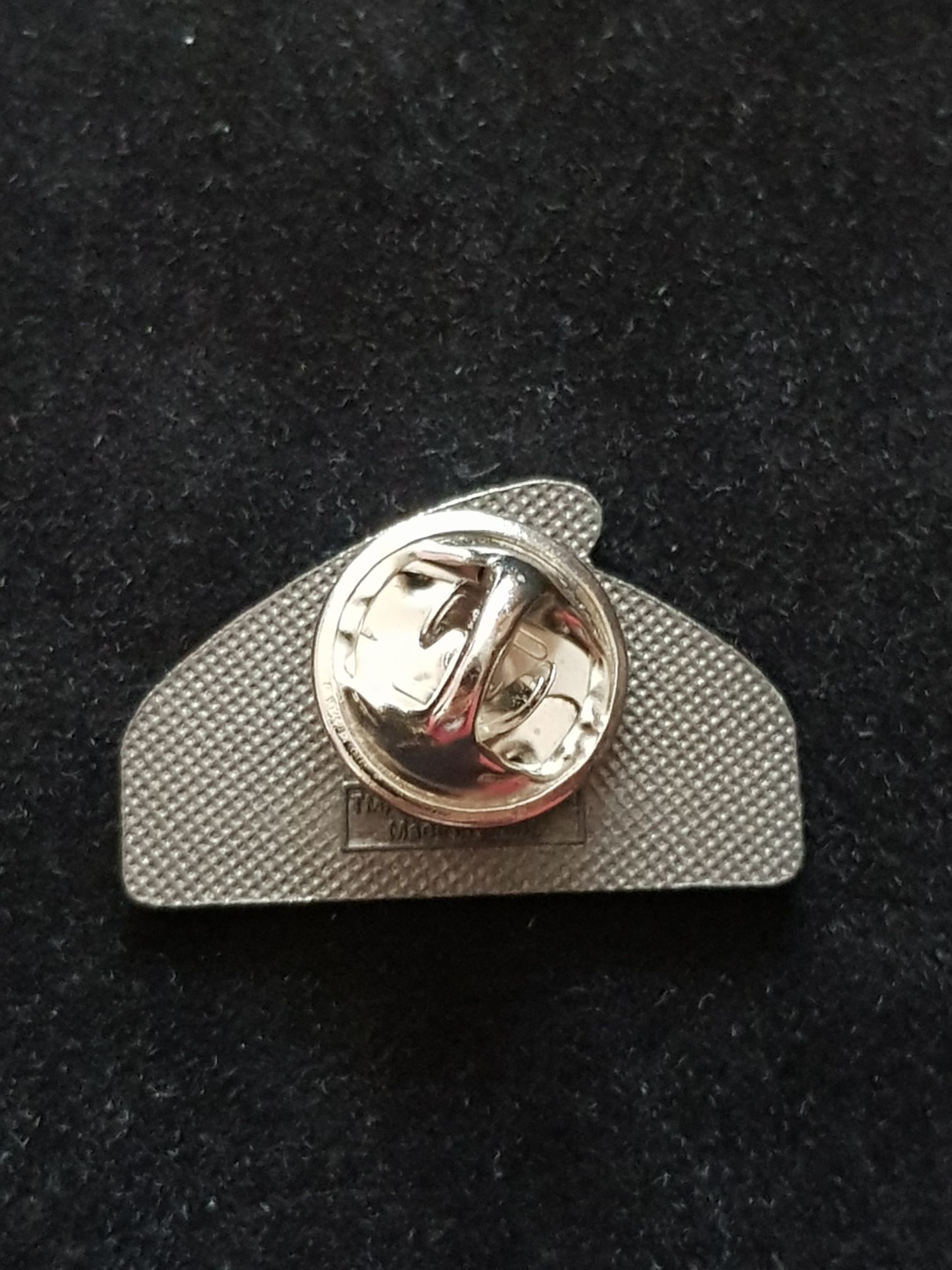 SeaWorld  pin collectible - Main Image 2