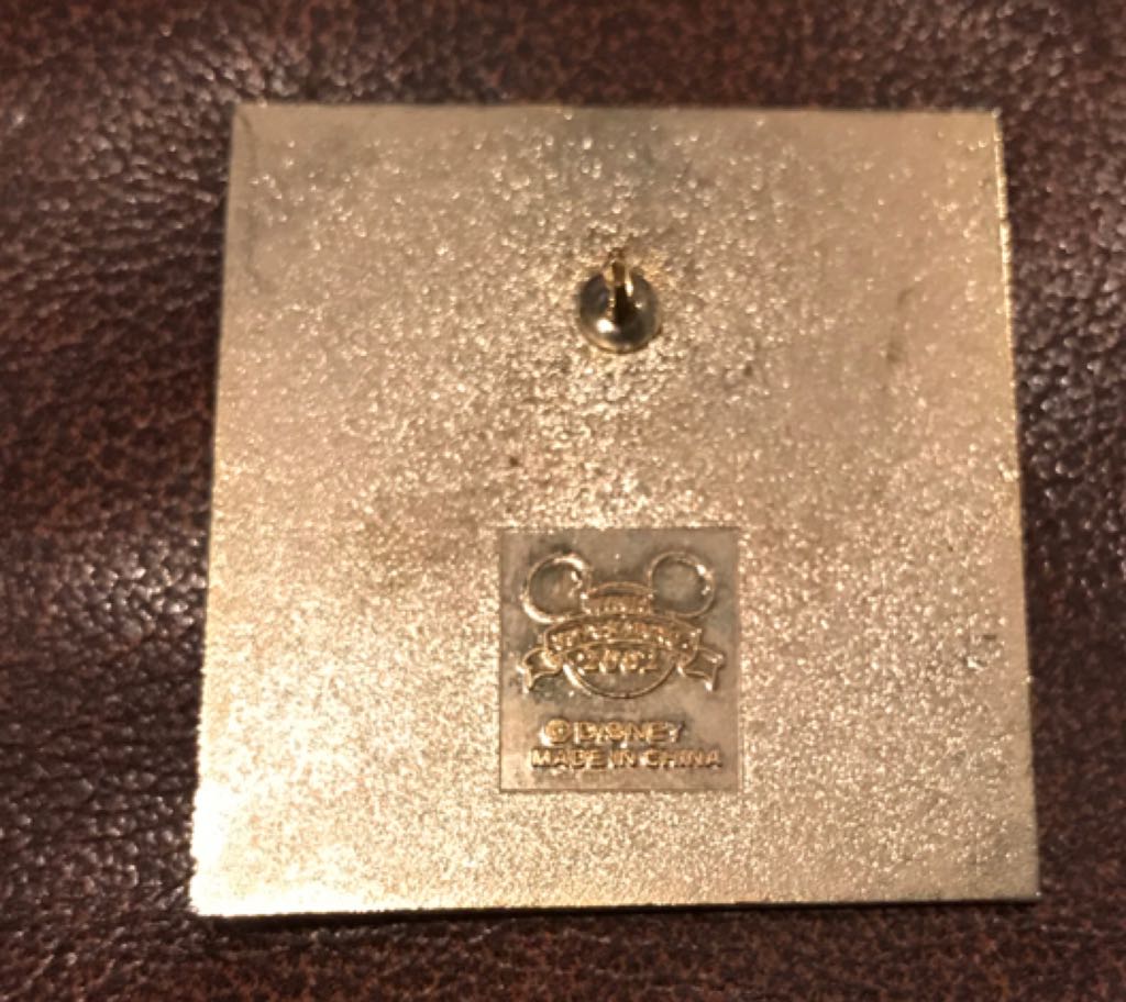 Grumpy Dwarf - Disneyland Favorite - Disney pin collectible - Main Image 2