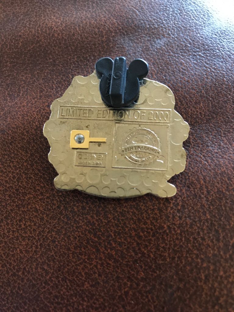 Grumpy Dwarf - Merry Christmas 2012 - Disney pin collectible - Main Image 2