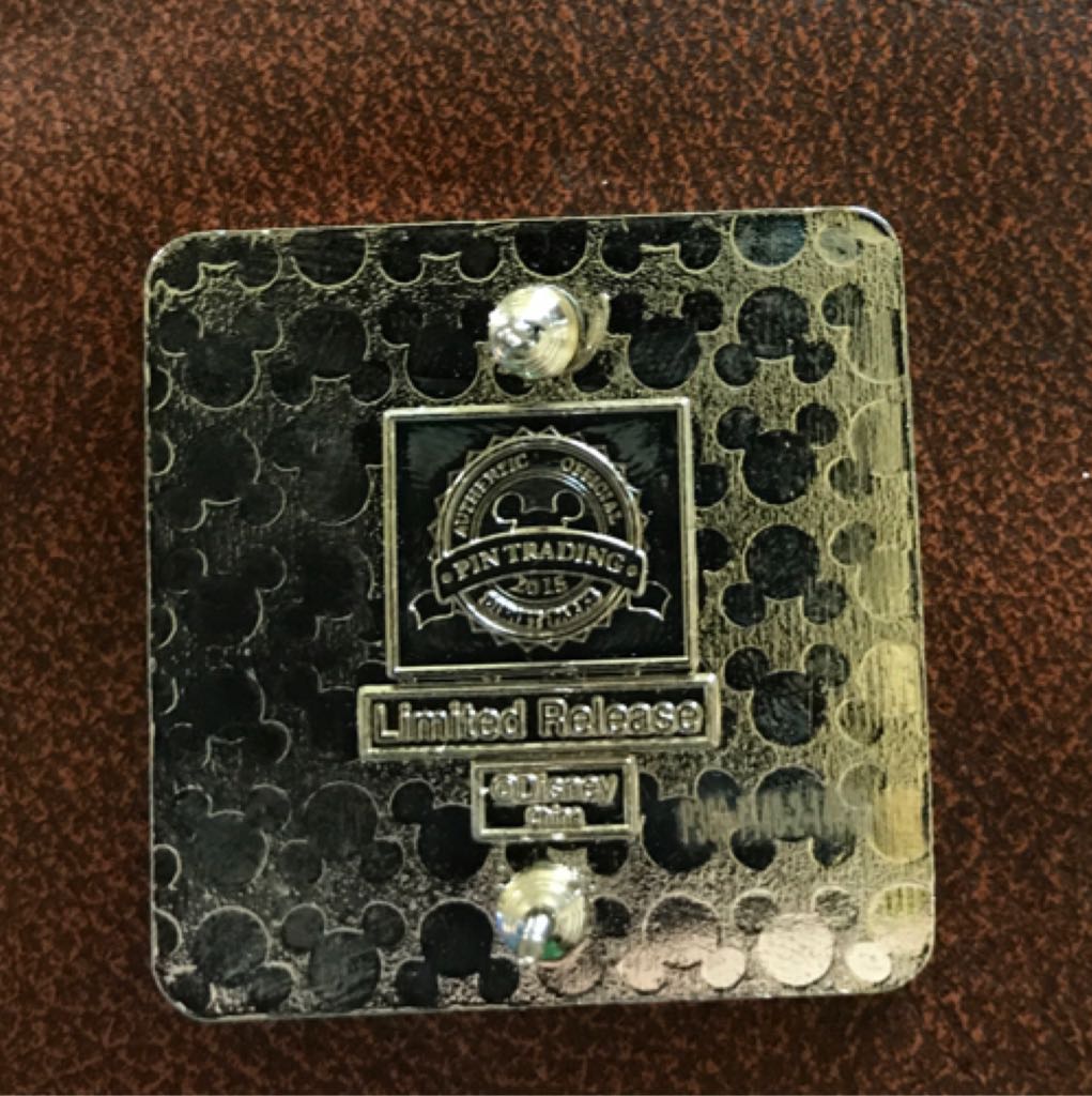 Grumpy Dwarf - Character Alphabet - Disney pin collectible - Main Image 2