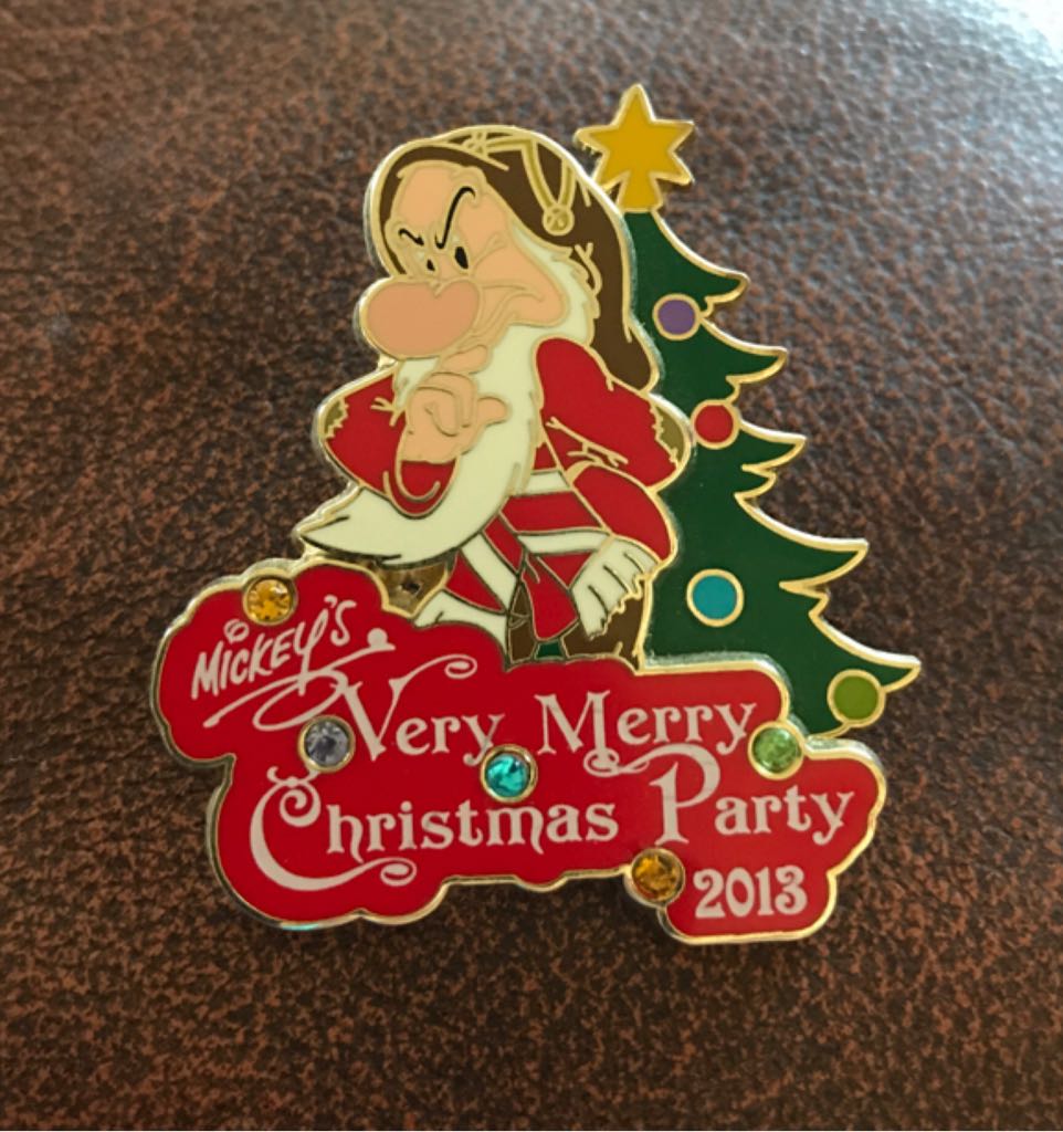 Grumpy Dwarf - Mickey’s Very Merry Christmas Party 2013 - Disney pin collectible - Main Image 1