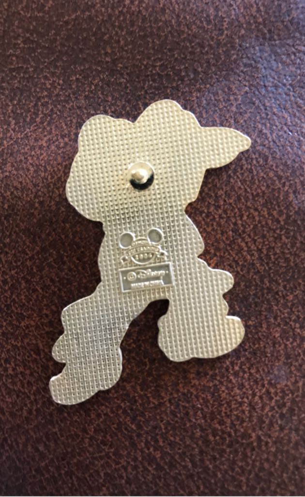 Mickey Mouse - Cowboy Mickey - Disney pin collectible - Main Image 2