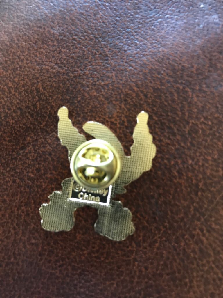 Mickey Mouse - Mickey Through The Years Two Gun Mickey  pin collectible - Main Image 2