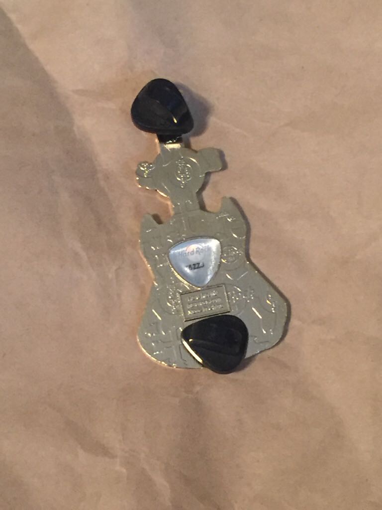 Hard Rock Cafe Memphis Guitar - Hard Rock Cafe pin collectible - Main Image 2