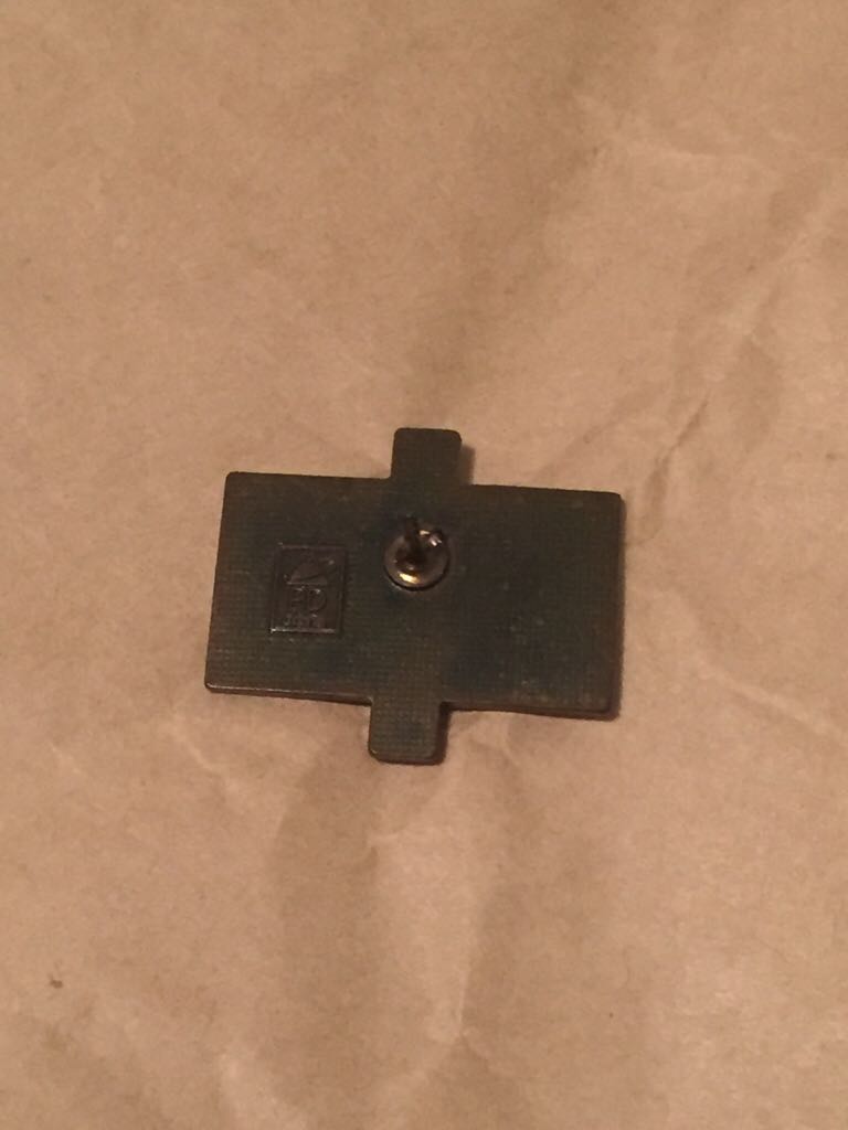 Field Museum Logo  pin collectible - Main Image 2