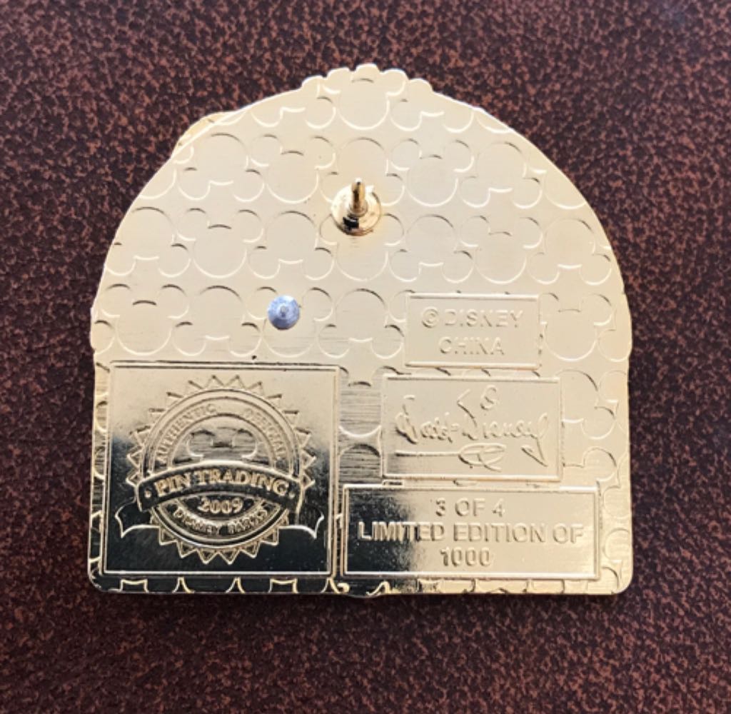 Grumpy - DLR - Walt’s Classic Collection - Disney pin collectible - Main Image 2