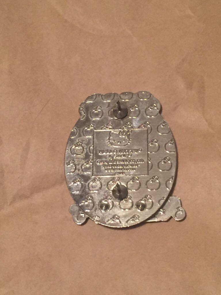 Hello Kitty SDCC Lolita  pin collectible - Main Image 2