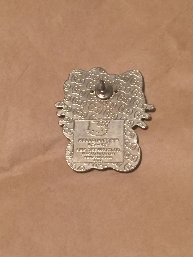 Hello Kitty Maneki Neko Lucky Cat  pin collectible - Main Image 2