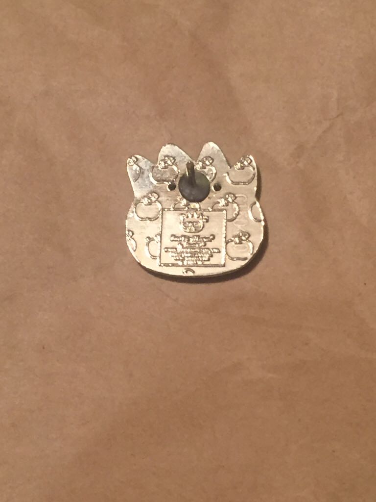 Batz Maru Face  pin collectible - Main Image 2
