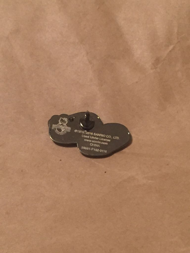 Hello Kitty Slippers - Universal Studios pin collectible - Main Image 2