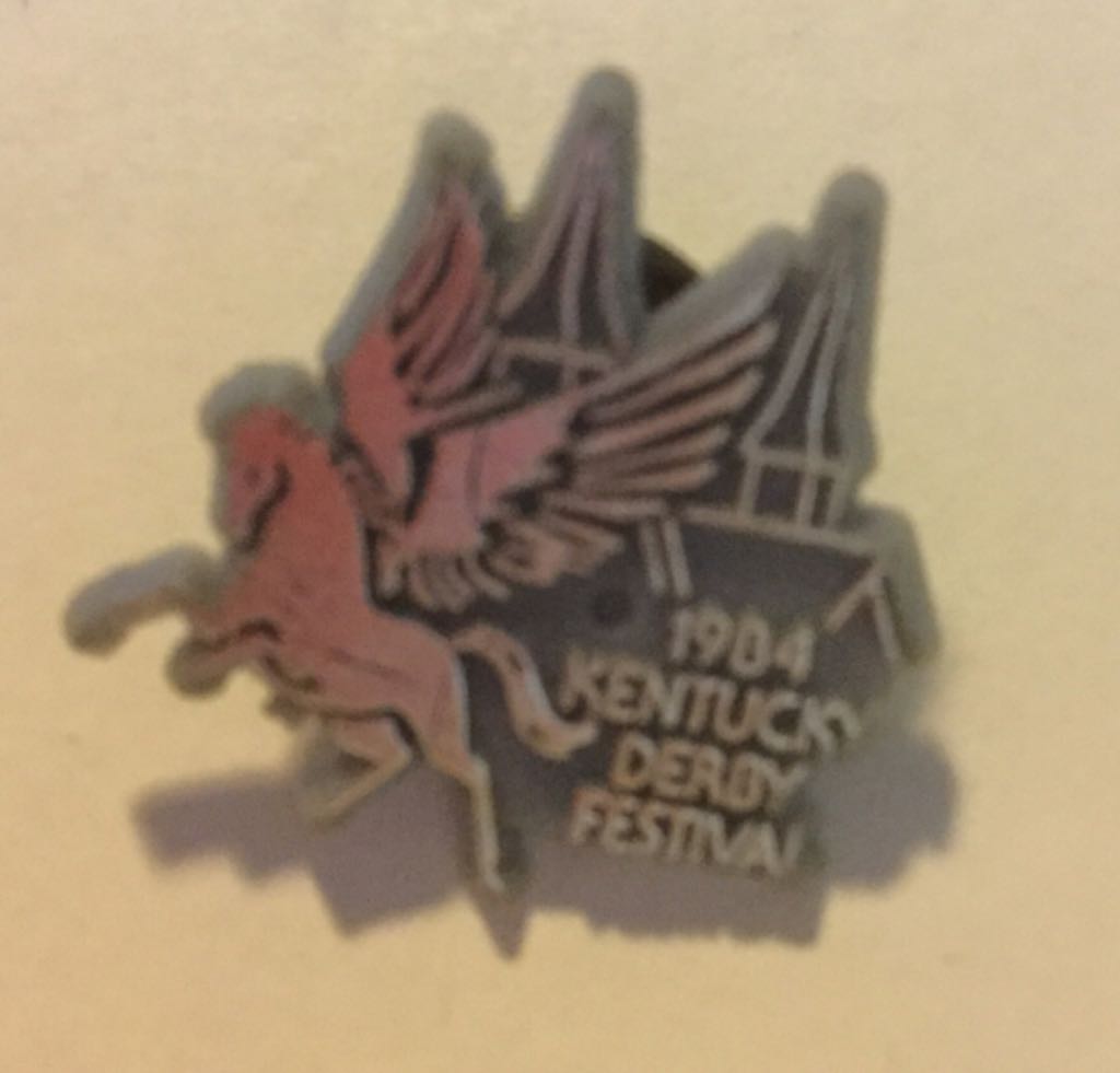 Star Wars - Vehicles Pin of the Month - 01 Millennium Falcon