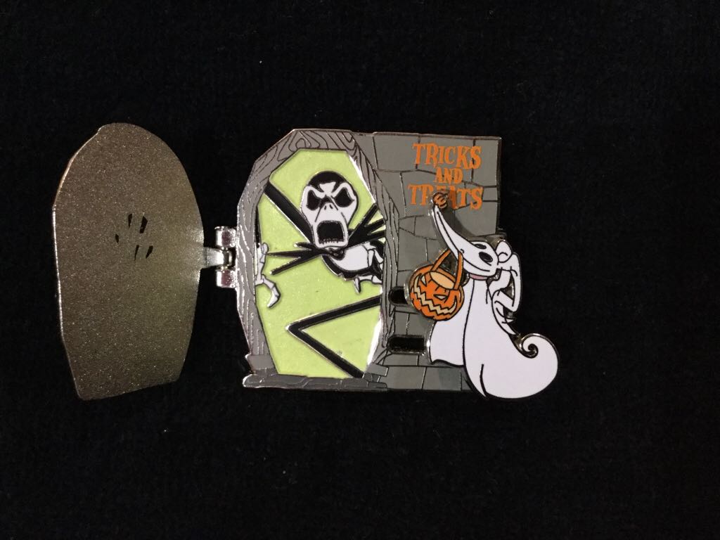 Tricks and Treats - Pin pin collectible [Barcode 400009695748] - Main Image 2