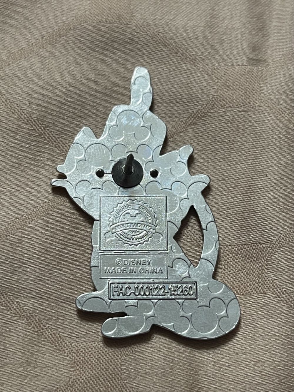 Timothy Q. Mouse - Rack pin collectible [Barcode 400009698664] - Main Image 4