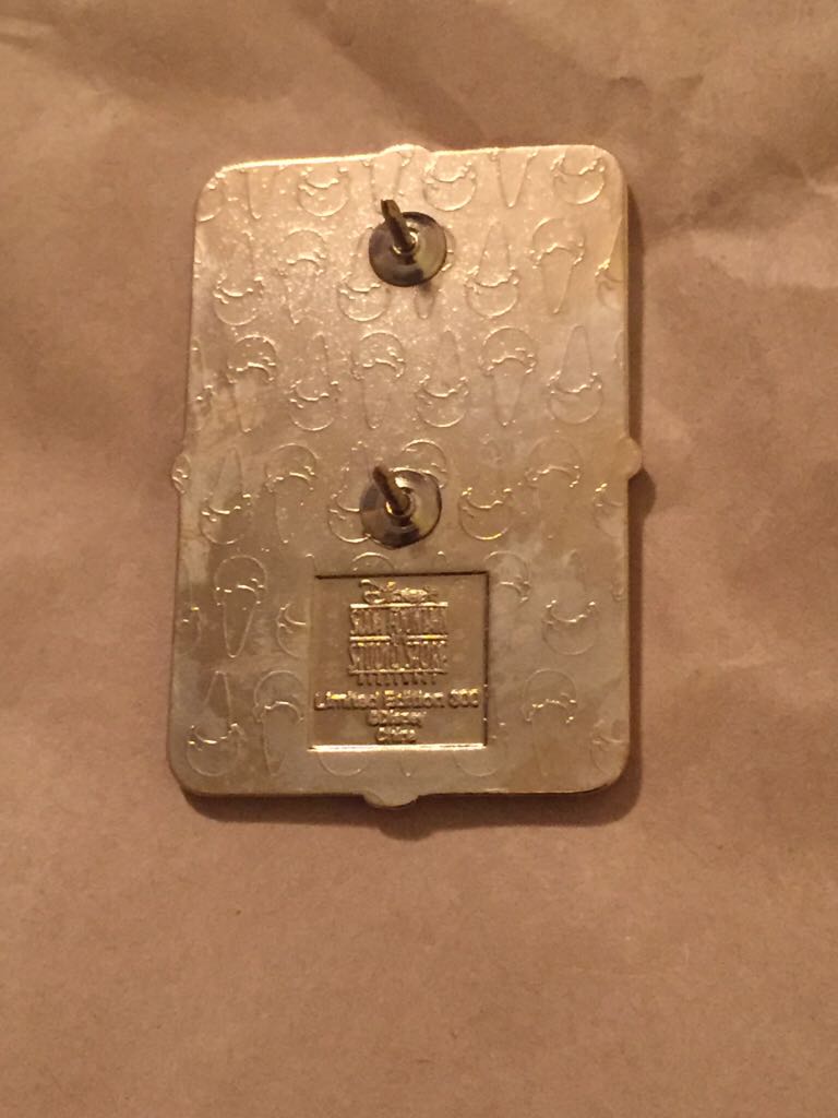 Queen Of Hearts Playing Card - Disney pin collectible - Main Image 2