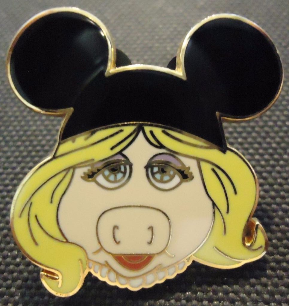 Vinylmation Holiday Mystery- Valentines Day