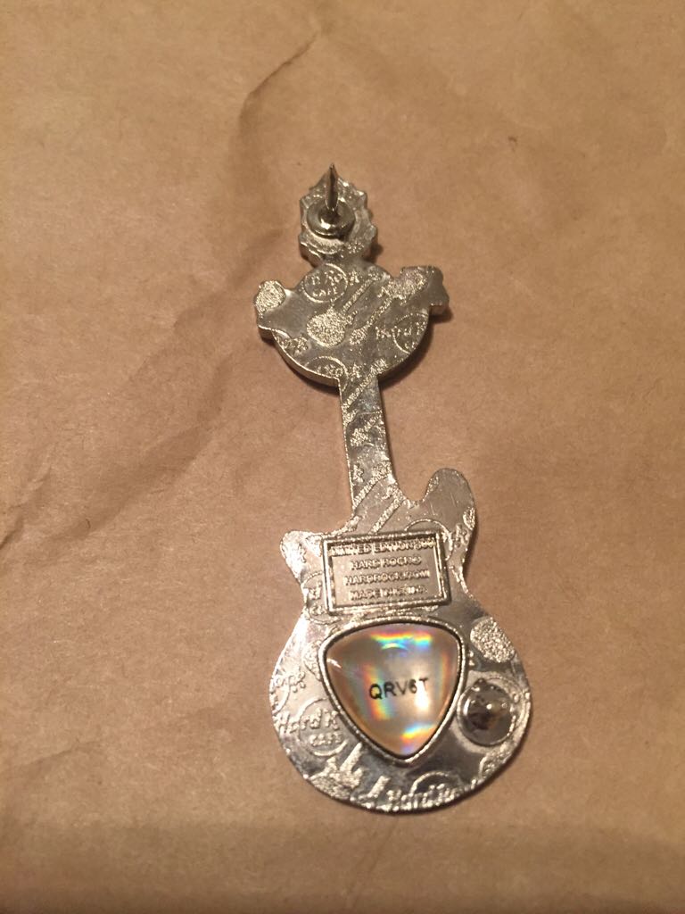 Hard Rock Cafe Memphis Blue Sky Dog Rescue Guitar - Hard Rock Cafe pin collectible - Main Image 2
