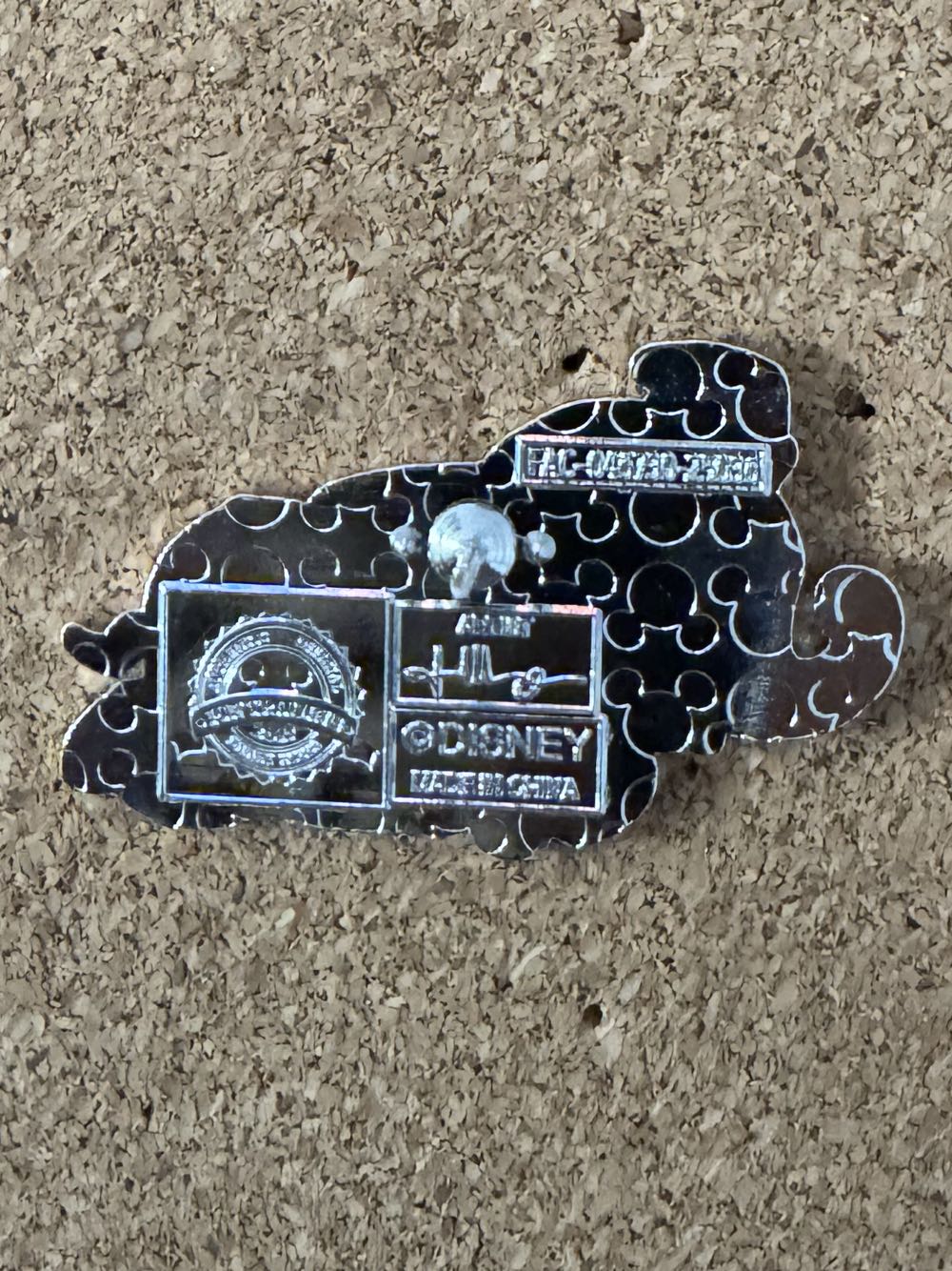 Kingdom of Cute - Dumbo - Hard Enamel, Metal pin collectible - Main Image 2