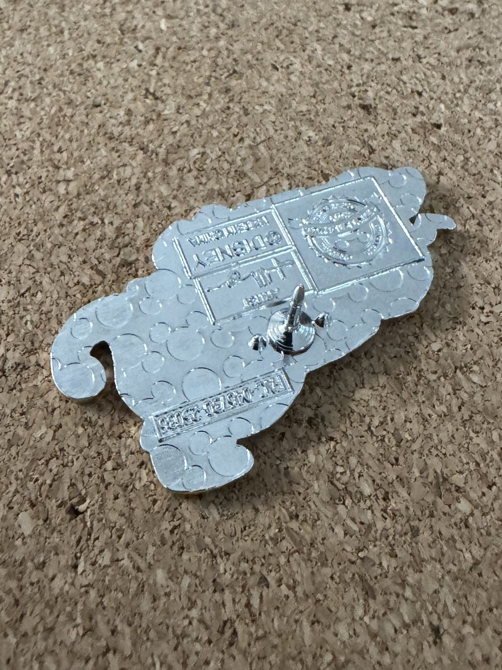 Kingdom of Cute - Dumbo - Hard Enamel, Metal pin collectible - Main Image 3