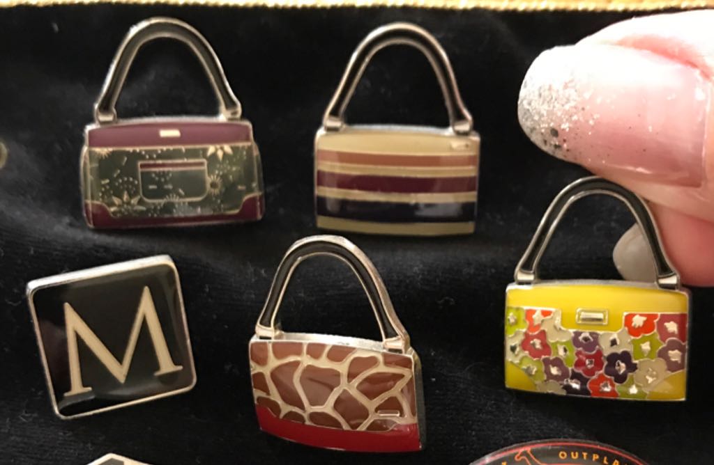 Miche Purses and M Logo - Pin pin collectible - Main Image 1