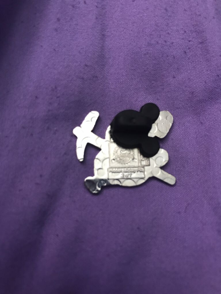 Sneezy  pin collectible - Main Image 2