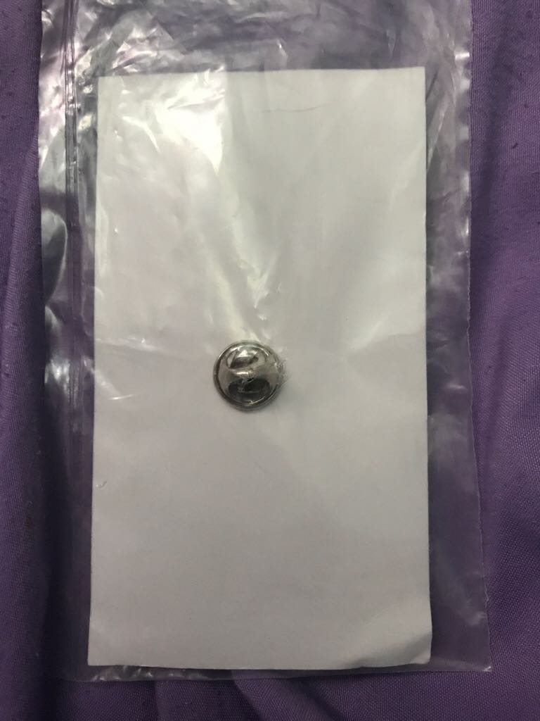 On With The Show - Pin pin collectible - Main Image 2