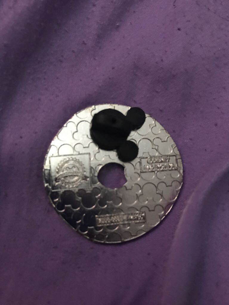 Doughnut  Daisy - Open Edition pin collectible - Main Image 2