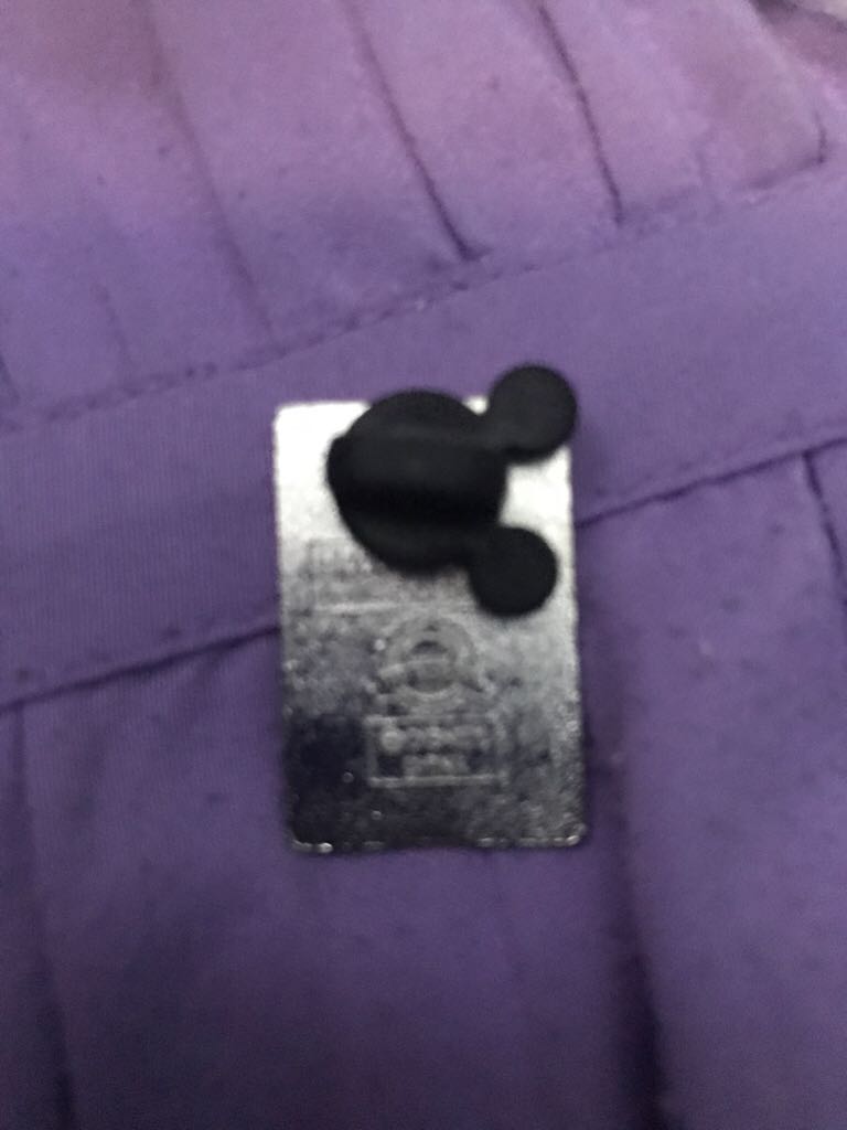 Queen Of Hearts  pin collectible - Main Image 2