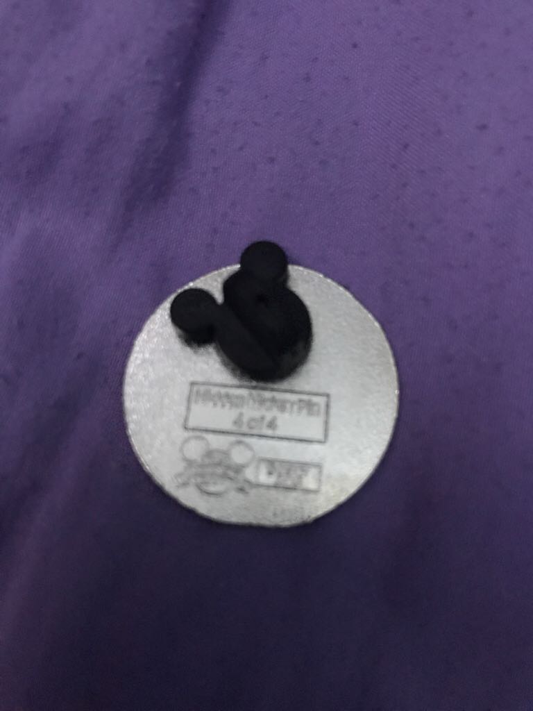 Donald Duck Foot Prints  pin collectible - Main Image 2