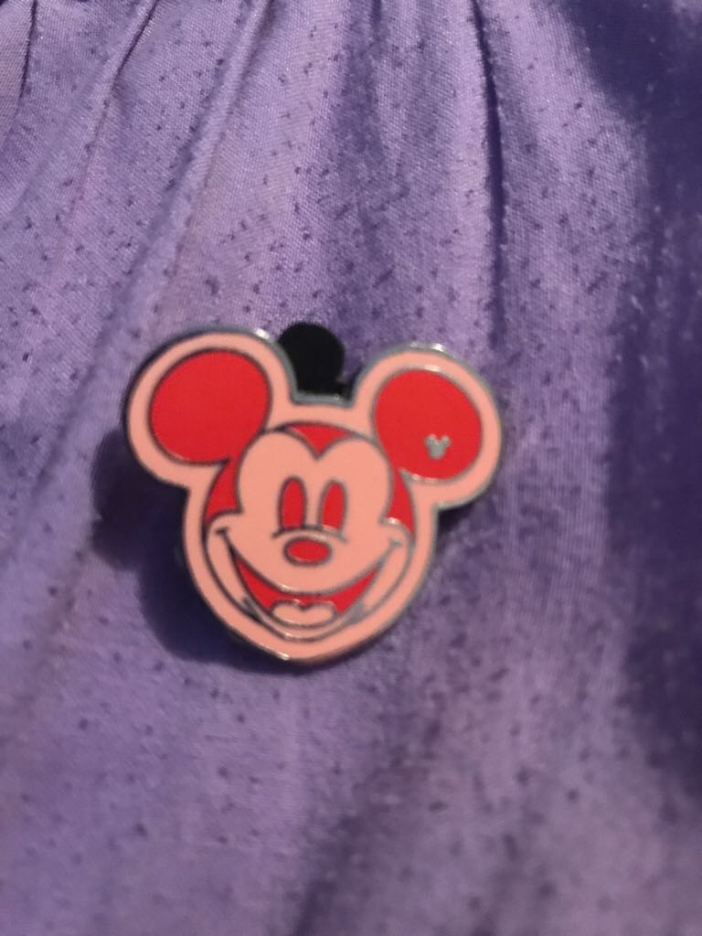 Mickey Mouse  pin collectible - Main Image 1