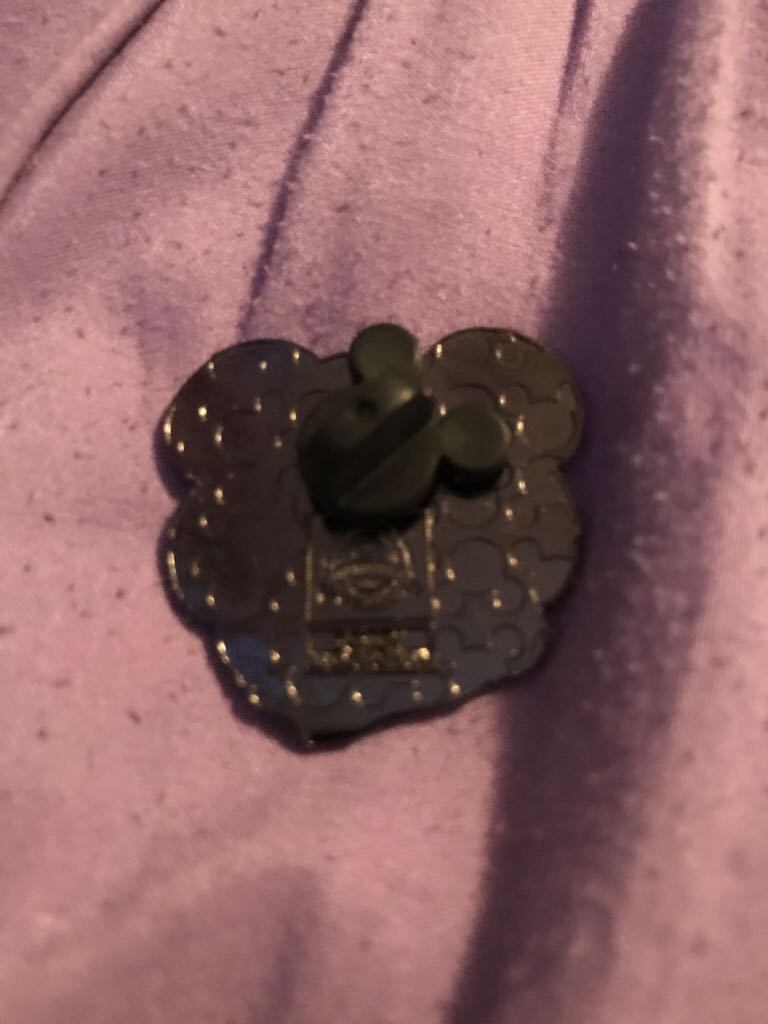 Mickey Mouse  pin collectible - Main Image 2
