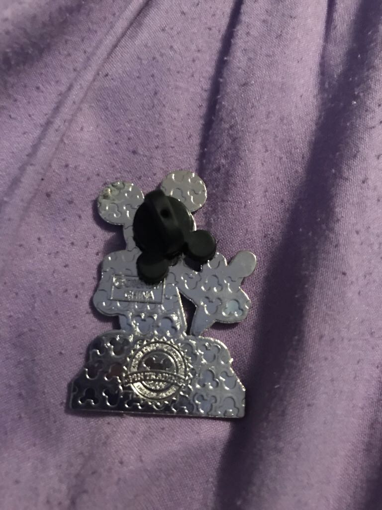 Mickey Mouse  pin collectible - Main Image 2
