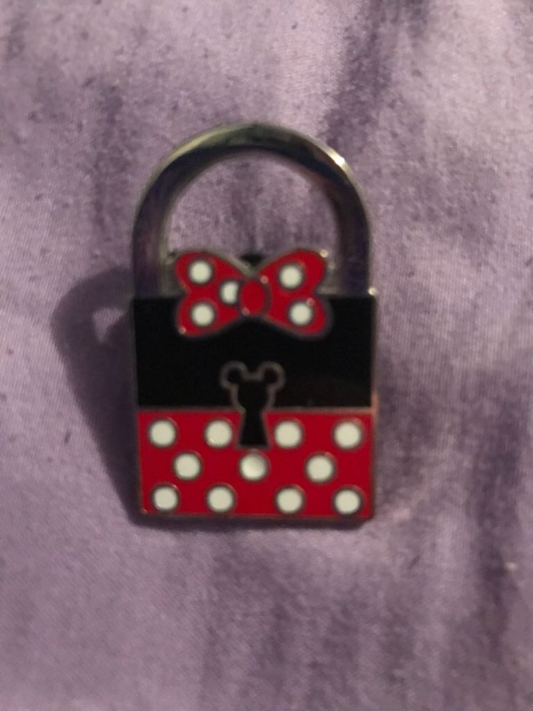 Minnie Mouse Lock  pin collectible - Main Image 1