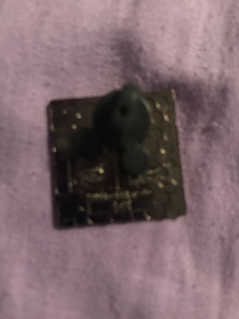 Oswald - Button pin collectible - Main Image 2