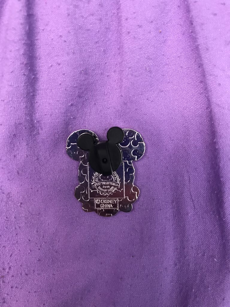 Mickey Mouse  pin collectible - Main Image 2