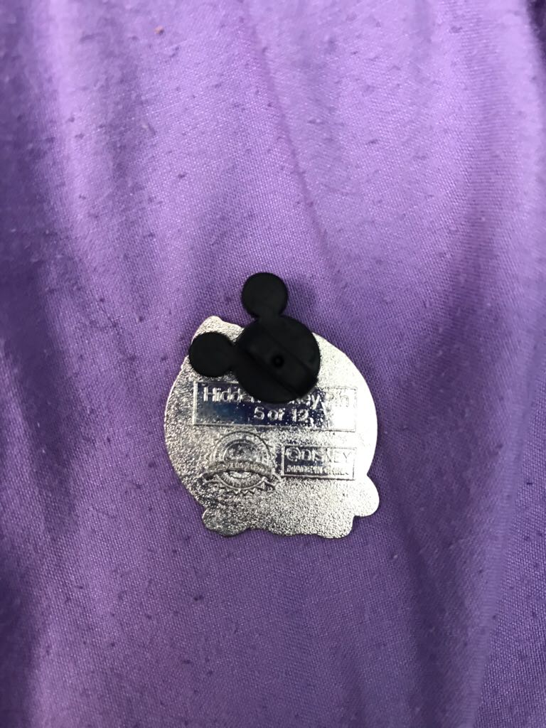 Leo  pin collectible - Main Image 2