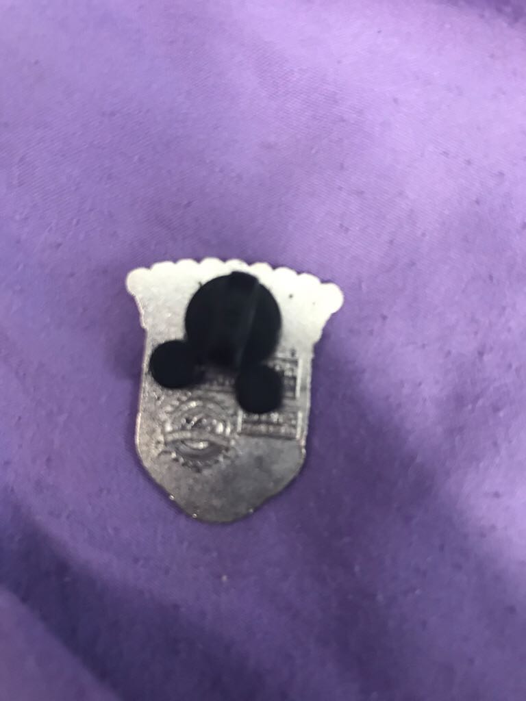 Crest  pin collectible - Main Image 2