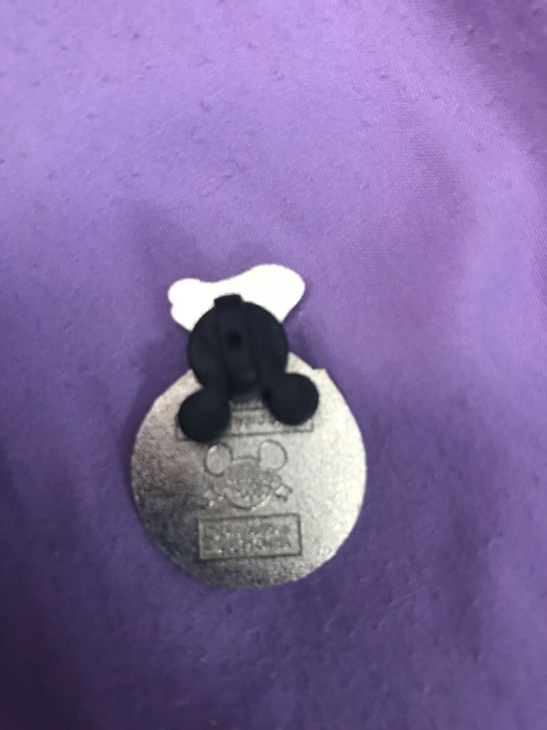 Peach  pin collectible - Main Image 2