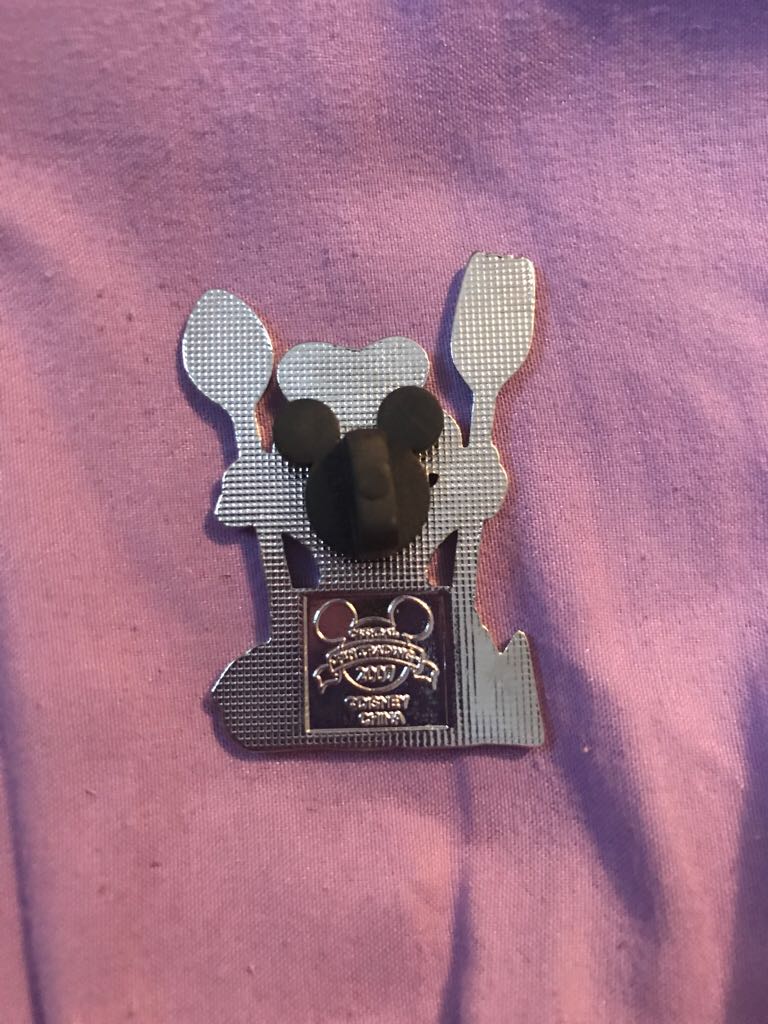 Chef Mickey’s  pin collectible - Main Image 2