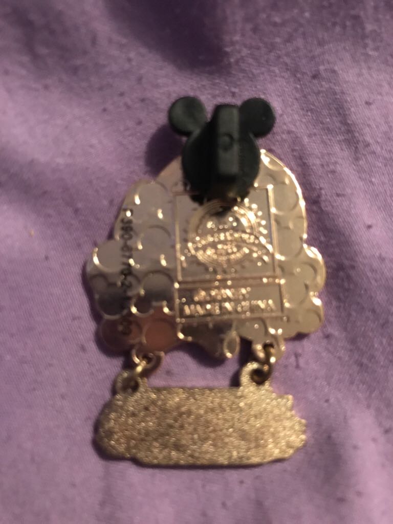 Donald Duck Typhoon Lagoon  pin collectible - Main Image 2