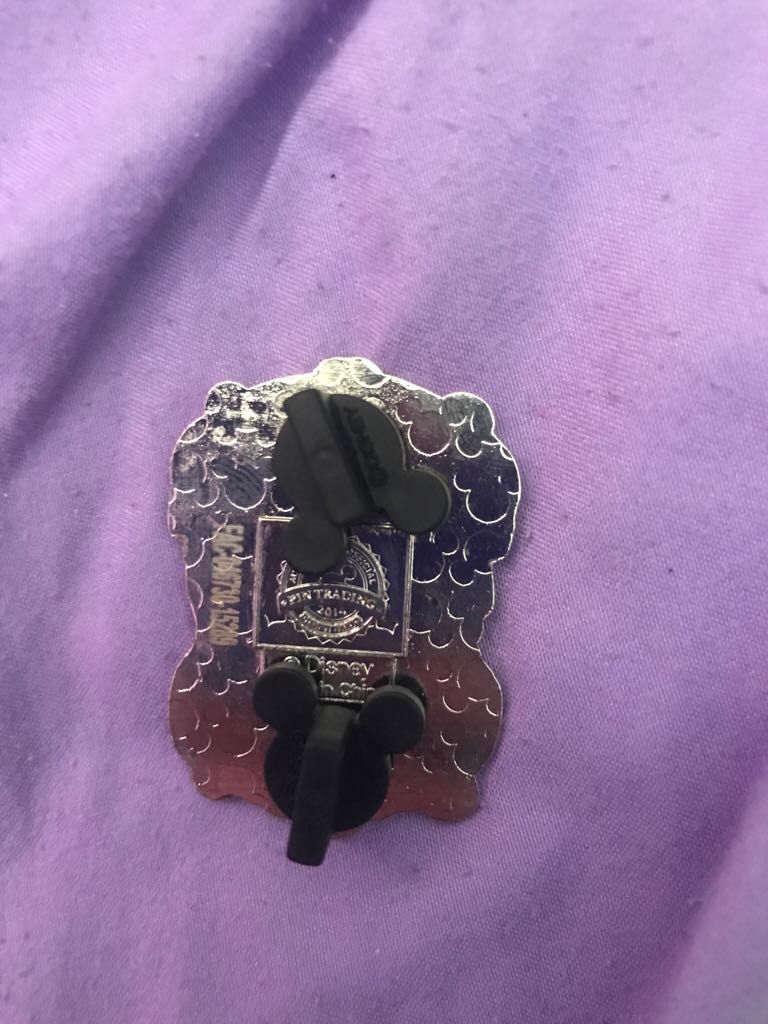 Minnie Mouse  pin collectible - Main Image 2