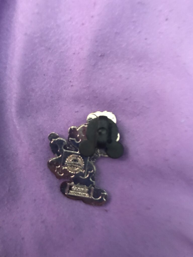 Mickey Mouse Chef  pin collectible - Main Image 2