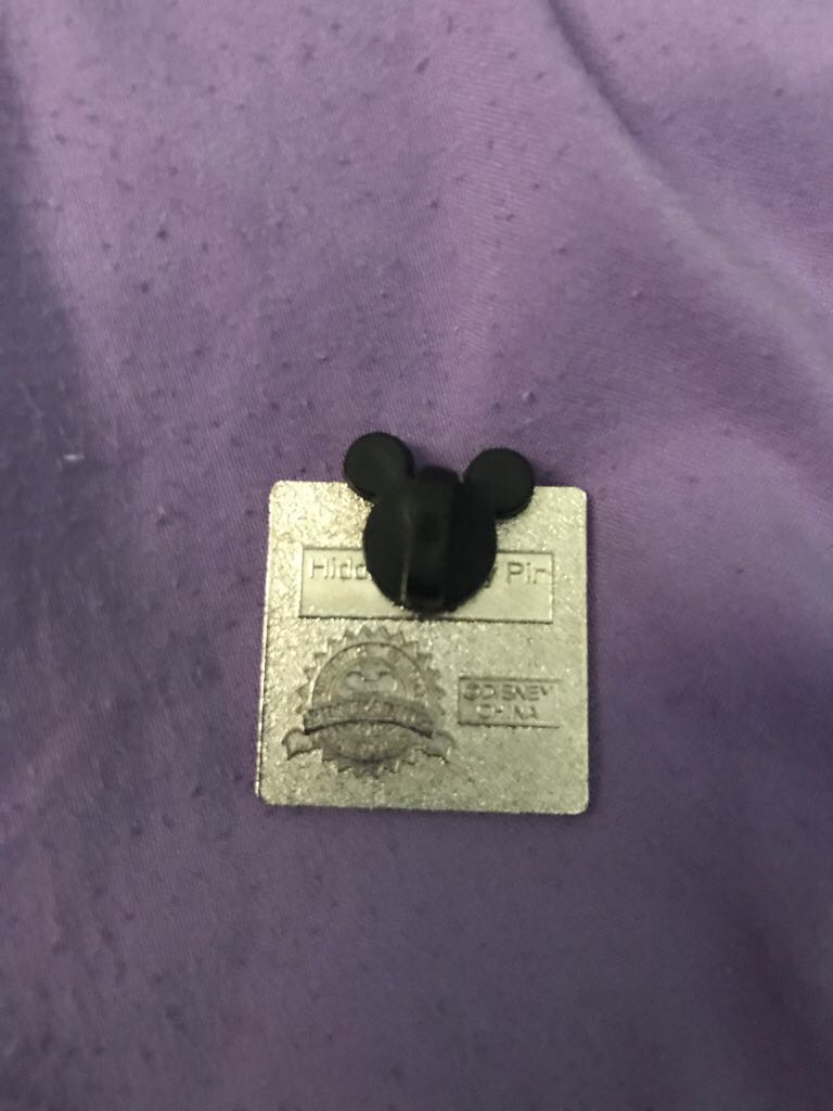 Mickey Mouse  pin collectible - Main Image 2