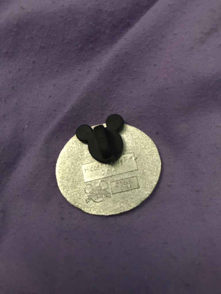 Pluto  pin collectible - Main Image 2